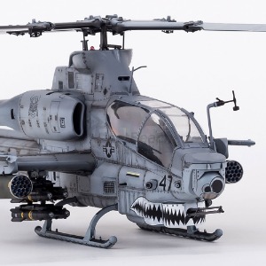 아카데미과학 1/35 AH-1Z 바이퍼 미해병대 공격전투헬기